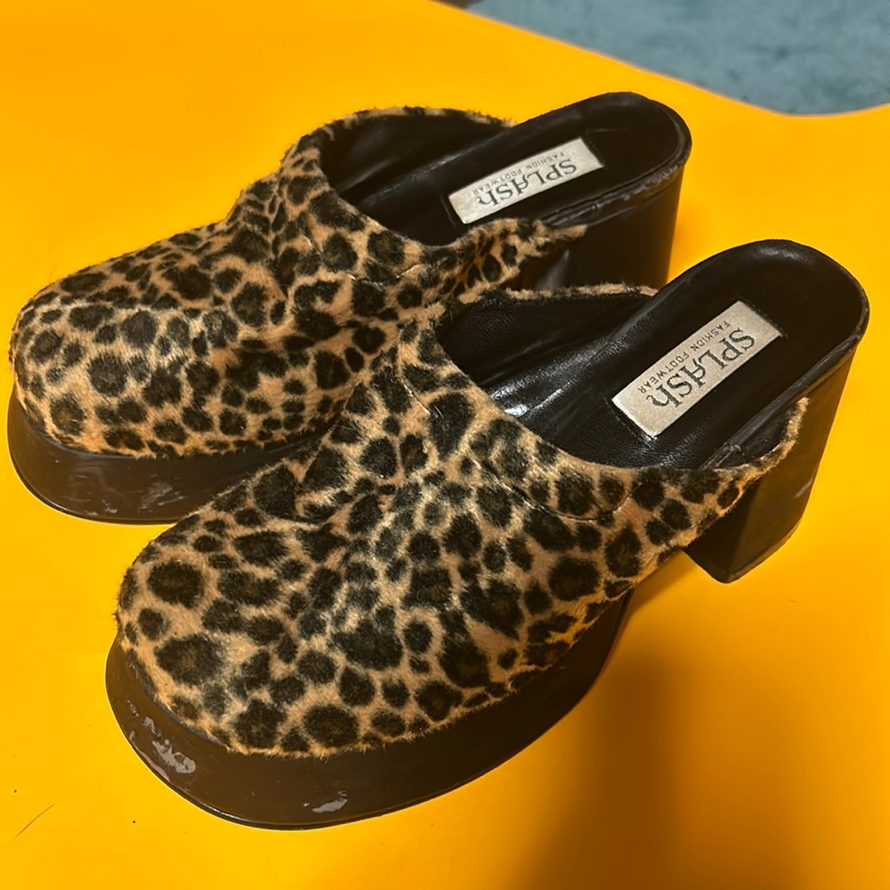 Chunky leopard platform sandals size 7